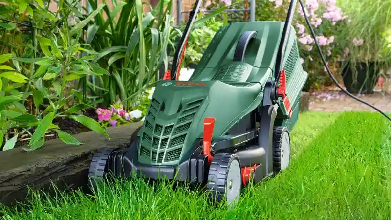 Lawnmower UniversalRotak 37-555 Bosch